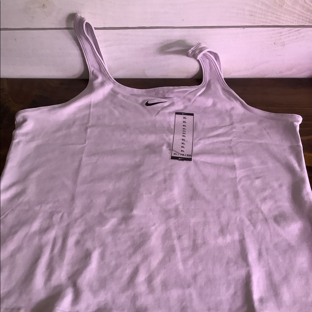 Nike top